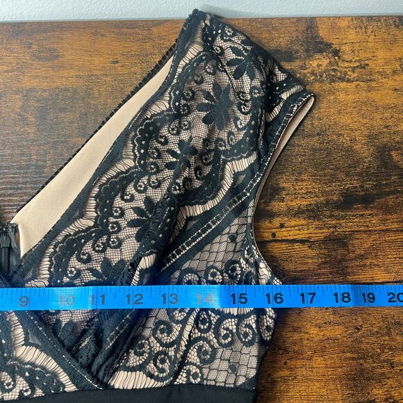 Adrianna Papell Black Lace Dress Shutter Pleated Women's 8 V-Neck Cap Sleeve - Picture 9 of 12